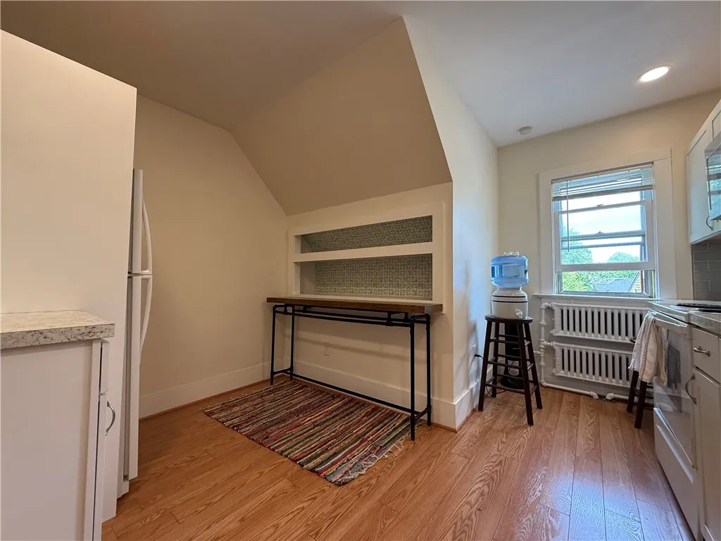 1036 Monroe Avenue, Rochester, New York 14620, Rochester, New York 14620, 1 Bedroom Bedrooms, 5 Rooms Rooms,1 BathroomBathrooms,Residential Lease,For Rent,1036 Monroe Avenue, Rochester, New York 14620,R1620698