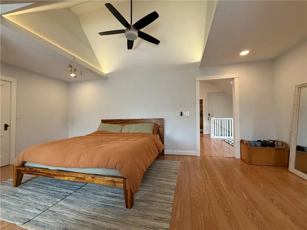 1036 Monroe Avenue, Rochester, New York 14620, Rochester, New York 14620, 1 Bedroom Bedrooms, 5 Rooms Rooms,1 BathroomBathrooms,Residential Lease,For Rent,1036 Monroe Avenue, Rochester, New York 14620,R1620698