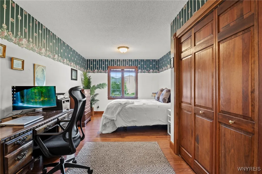 950 East Robinson Street, North Tonawanda, New Yor, North Tonawanda, New York 14120, 2 Bedrooms Bedrooms, 5 Rooms Rooms,2 BathroomsBathrooms,Residential,For Sale,950 East Robinson Street, North Tonawanda, New Yor,B1620442