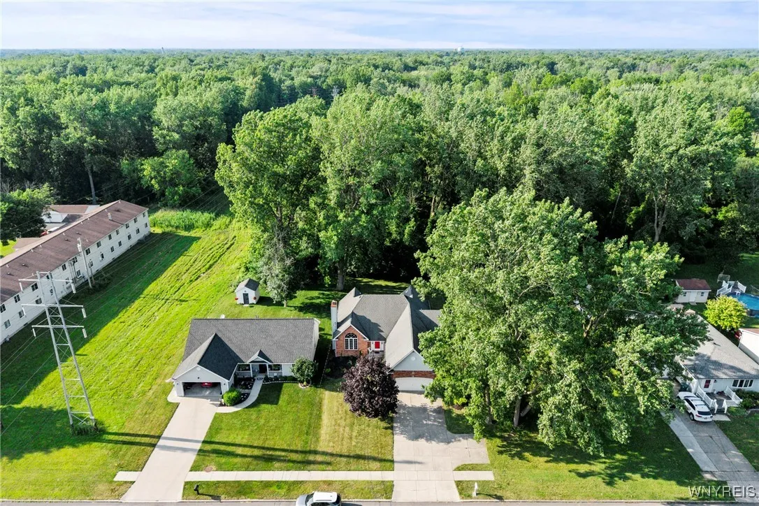 950 East Robinson Street, North Tonawanda, New Yor, North Tonawanda, New York 14120, 2 Bedrooms Bedrooms, 5 Rooms Rooms,2 BathroomsBathrooms,Residential,For Sale,950 East Robinson Street, North Tonawanda, New Yor,B1620442