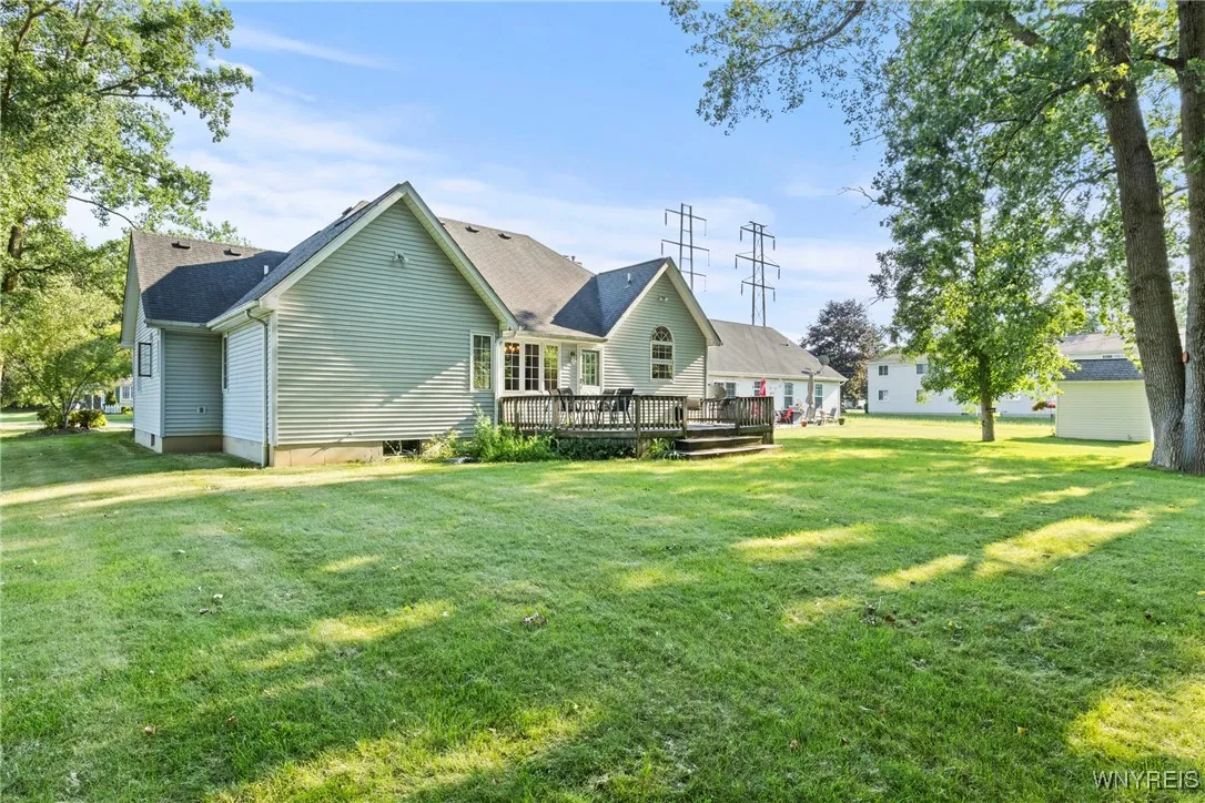 950 East Robinson Street, North Tonawanda, New Yor, North Tonawanda, New York 14120, 2 Bedrooms Bedrooms, 5 Rooms Rooms,2 BathroomsBathrooms,Residential,For Sale,950 East Robinson Street, North Tonawanda, New Yor,B1620442