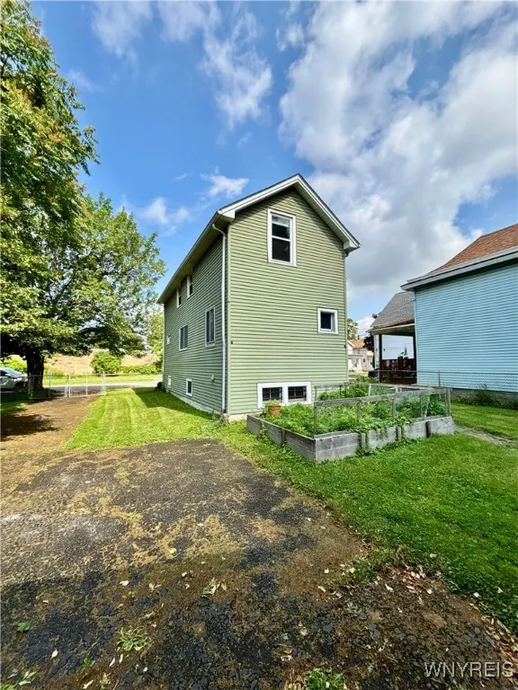 Driveway/Yard