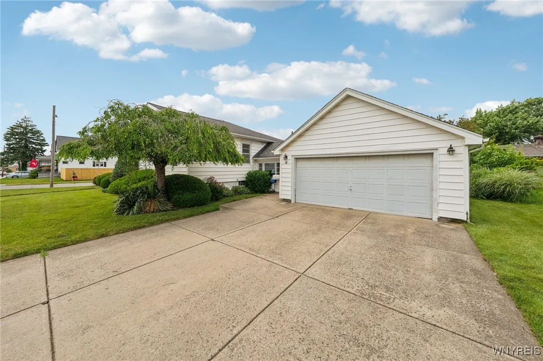 66 Gierlach Street, Cheektowaga, New York 14212, Cheektowaga, New York 14212, 2 Bedrooms Bedrooms, 5 Rooms Rooms,1 BathroomBathrooms,Residential,Closed,66 Gierlach Street, Cheektowaga, New York 14212,0,B1619088