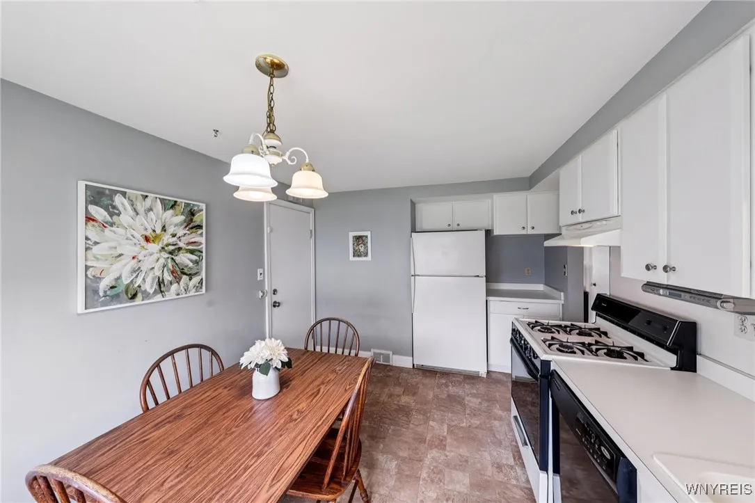 66 Gierlach Street, Cheektowaga, New York 14212, Cheektowaga, New York 14212, 2 Bedrooms Bedrooms, 5 Rooms Rooms,1 BathroomBathrooms,Residential,Closed,66 Gierlach Street, Cheektowaga, New York 14212,0,B1619088