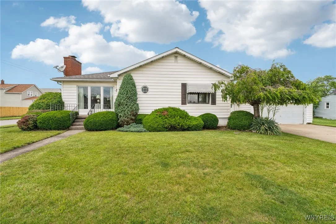 66 Gierlach Street, Cheektowaga, New York 14212, Cheektowaga, New York 14212, 2 Bedrooms Bedrooms, 5 Rooms Rooms,1 BathroomBathrooms,Residential,Closed,66 Gierlach Street, Cheektowaga, New York 14212,0,B1619088