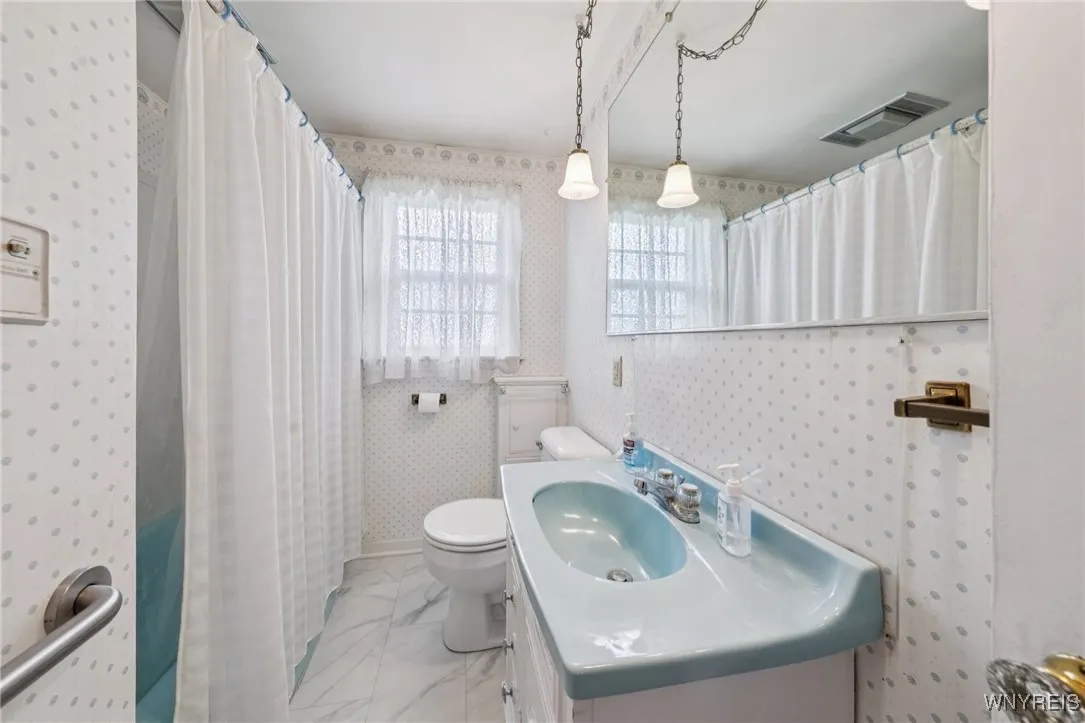 66 Gierlach Street, Cheektowaga, New York 14212, Cheektowaga, New York 14212, 2 Bedrooms Bedrooms, 5 Rooms Rooms,1 BathroomBathrooms,Residential,Closed,66 Gierlach Street, Cheektowaga, New York 14212,0,B1619088