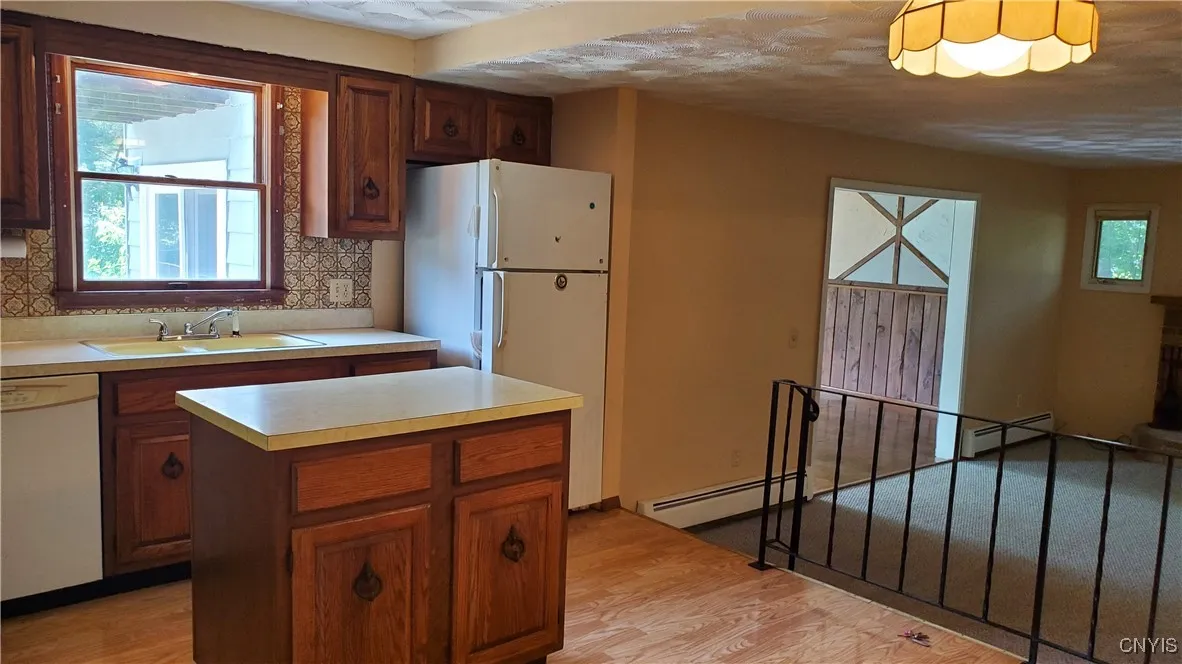   Kitchen with moveable center island