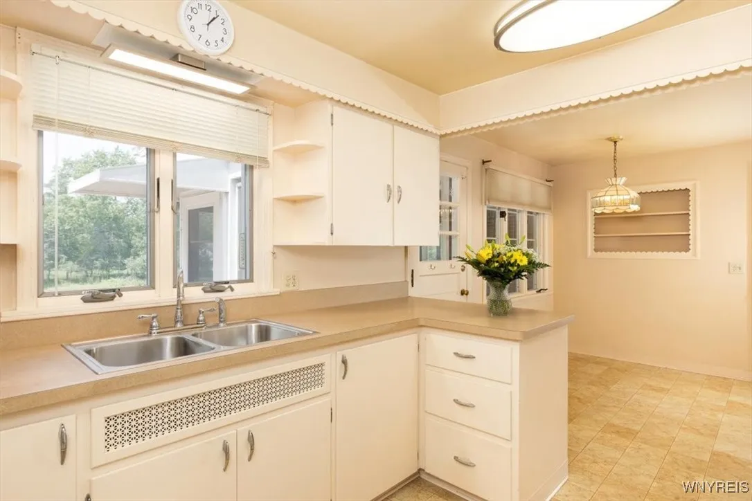 356 Union Road, West Seneca, New York 14224, West Seneca, New York 14224, 4 Bedrooms Bedrooms, 7 Rooms Rooms,1 BathroomBathrooms,Residential,For Sale,356 Union Road, West Seneca, New York 14224,B1620314