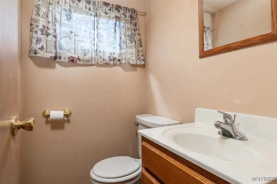 356 Union Road, West Seneca, New York 14224, West Seneca, New York 14224, 4 Bedrooms Bedrooms, 7 Rooms Rooms,1 BathroomBathrooms,Residential,For Sale,356 Union Road, West Seneca, New York 14224,B1620314