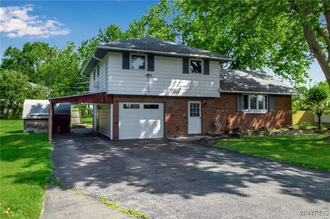 22 Eaglebrook Drive, Orchard Park, New York 14224, Orchard Park, New York 14224, 3 Bedrooms Bedrooms, 8 Rooms Rooms,2 BathroomsBathrooms,Residential,For Sale,22 Eaglebrook Drive, Orchard Park, New York 14224,B1620503