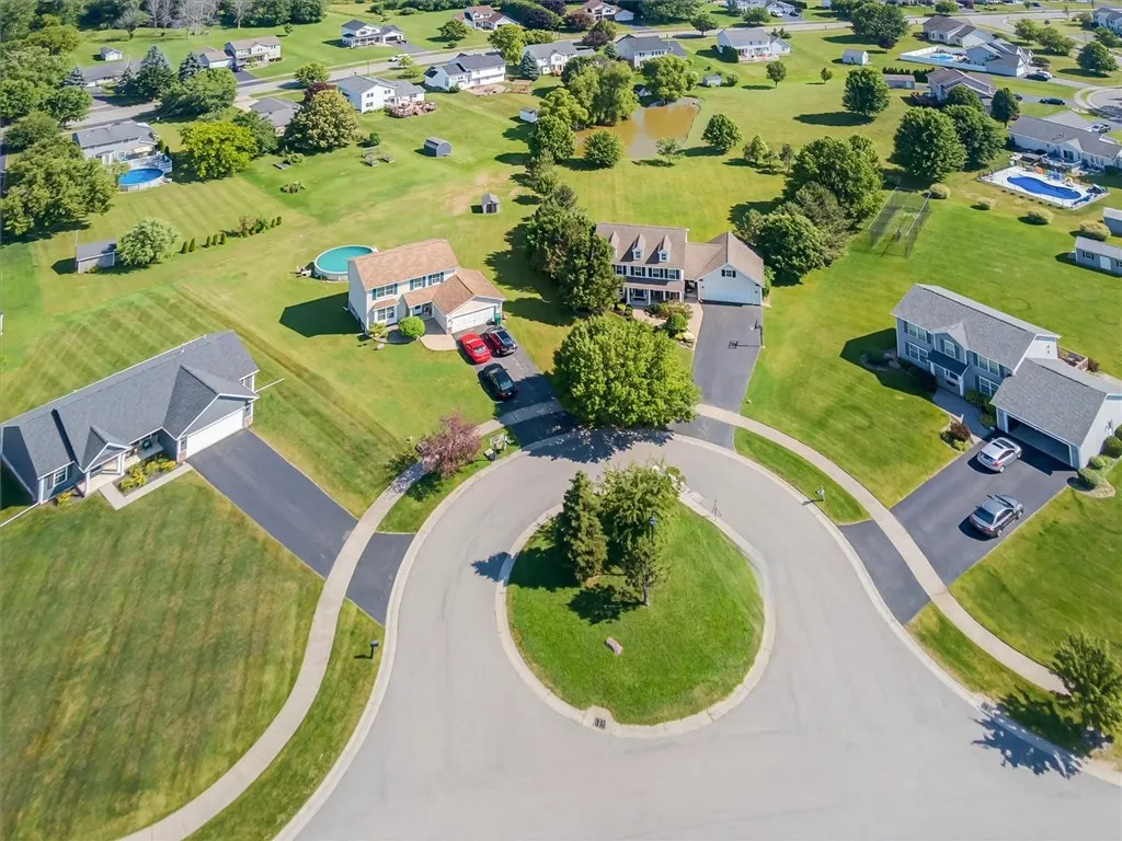 29 Marjorie Lane, Parma, New York 14468, Parma, New York 14468, 4 Bedrooms Bedrooms, 11 Rooms Rooms,2 BathroomsBathrooms,Residential,For Sale,29 Marjorie Lane, Parma, New York 14468,R1620616
