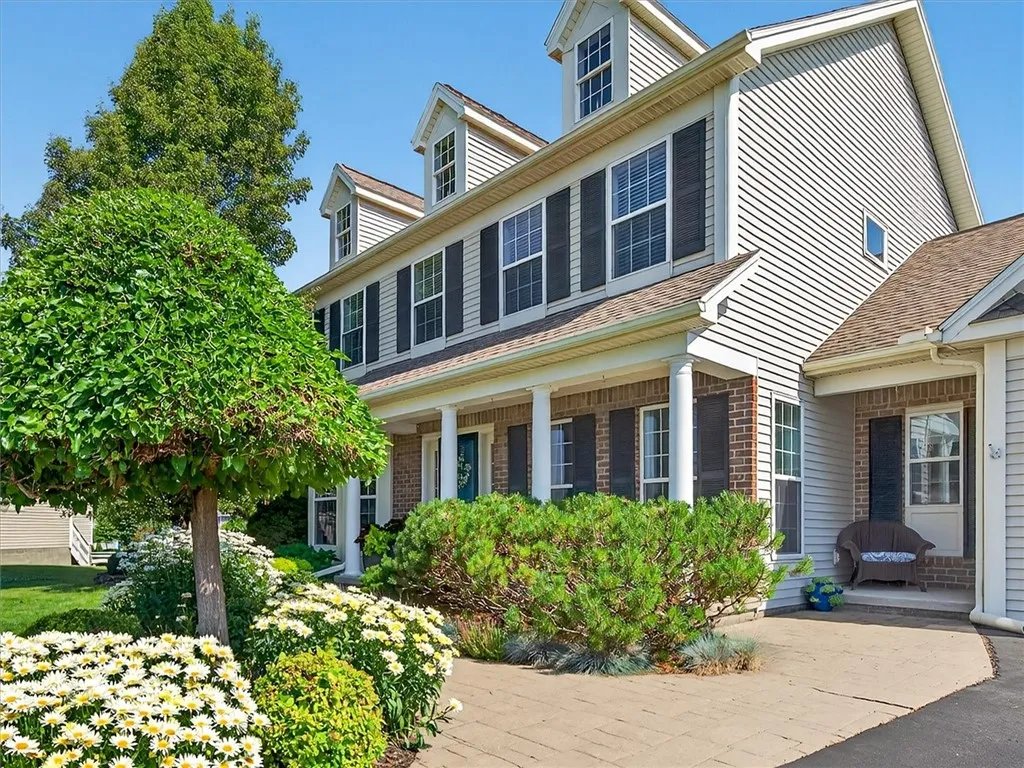 29 Marjorie Lane, Parma, New York 14468, Parma, New York 14468, 4 Bedrooms Bedrooms, 11 Rooms Rooms,2 BathroomsBathrooms,Residential,For Sale,29 Marjorie Lane, Parma, New York 14468,R1620616