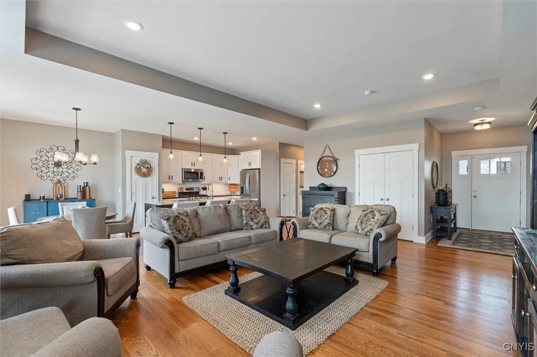 3758 Malibu Hills Drive, Camillus, New York 13209, Camillus, New York 13209, 3 Bedrooms Bedrooms, 7 Rooms Rooms,2 BathroomsBathrooms,Residential,For Sale,3758 Malibu Hills Drive, Camillus, New York 13209,S1619737