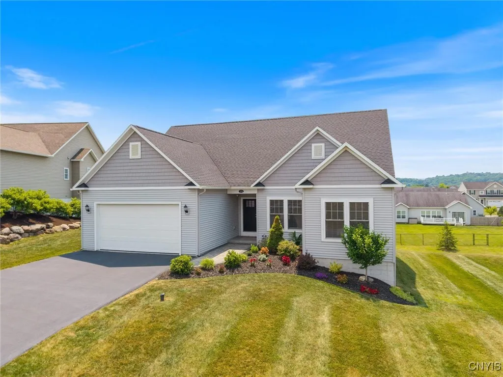 3758 Malibu Hills Drive, Camillus, New York 13209, Camillus, New York 13209, 3 Bedrooms Bedrooms, 7 Rooms Rooms,2 BathroomsBathrooms,Residential,For Sale,3758 Malibu Hills Drive, Camillus, New York 13209,S1619737