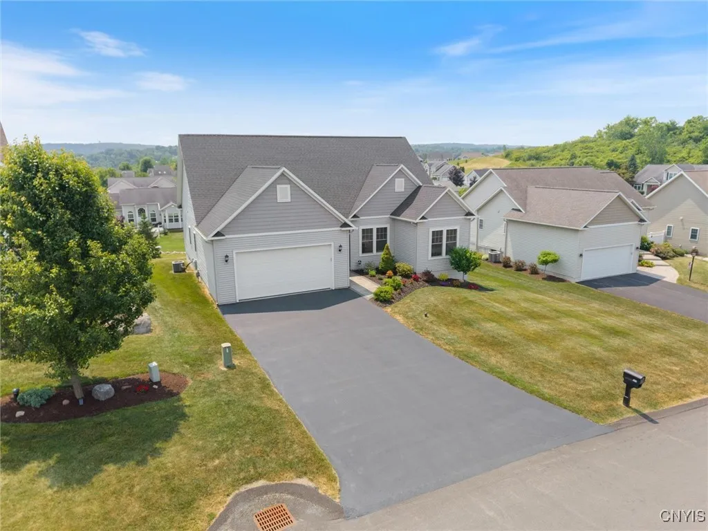 3758 Malibu Hills Drive, Camillus, New York 13209, Camillus, New York 13209, 3 Bedrooms Bedrooms, 7 Rooms Rooms,2 BathroomsBathrooms,Residential,For Sale,3758 Malibu Hills Drive, Camillus, New York 13209,S1619737