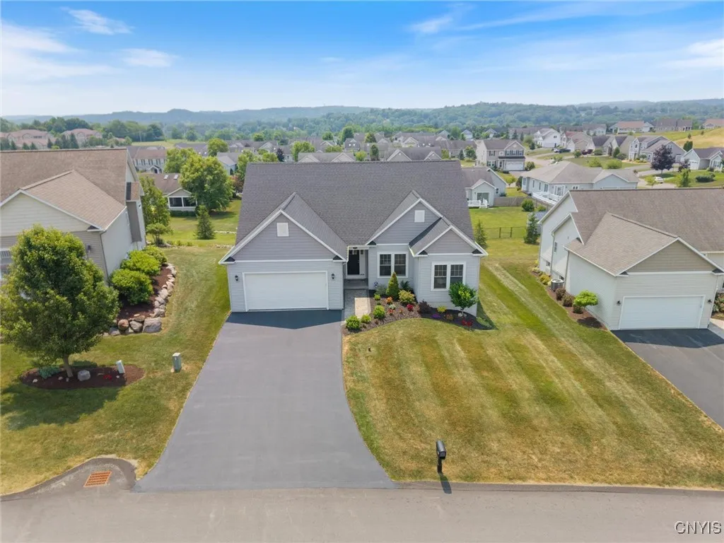 3758 Malibu Hills Drive, Camillus, New York 13209, Camillus, New York 13209, 3 Bedrooms Bedrooms, 7 Rooms Rooms,2 BathroomsBathrooms,Residential,For Sale,3758 Malibu Hills Drive, Camillus, New York 13209,S1619737