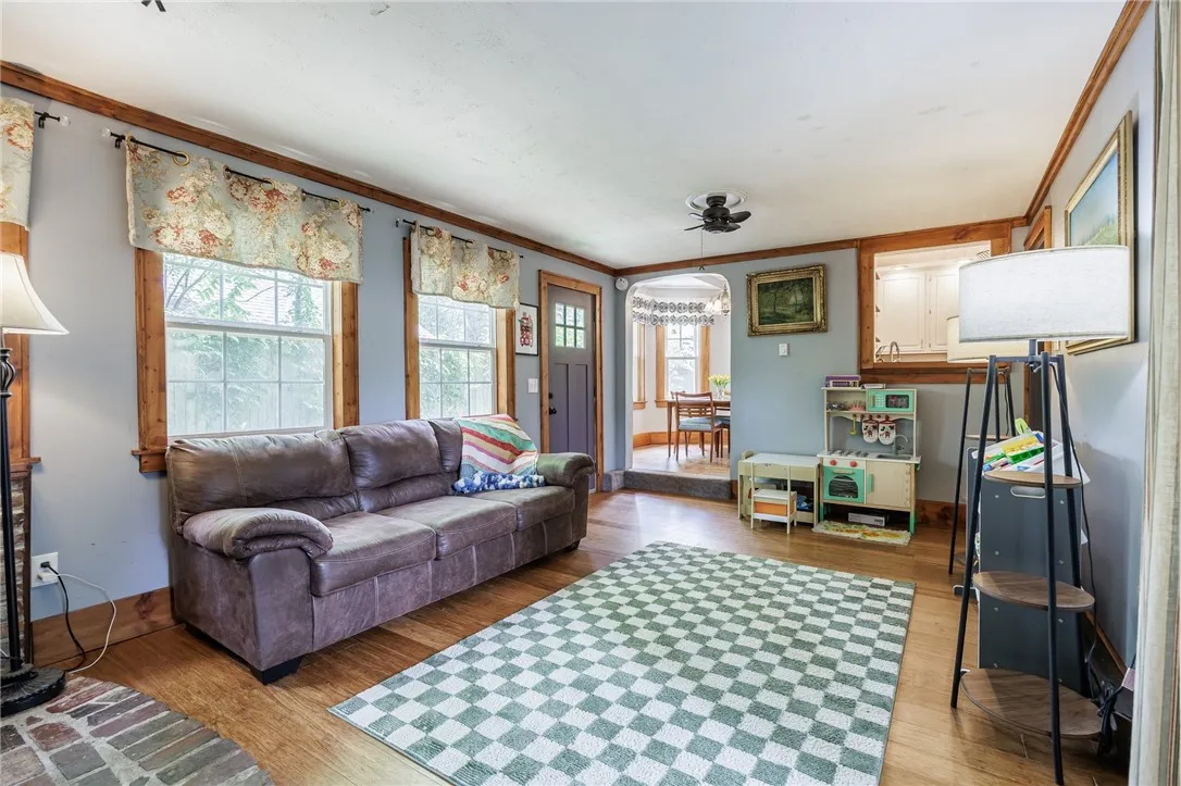 142 Holloway Road, Brighton, New York 14610, Brighton, New York 14610, 4 Bedrooms Bedrooms, 7 Rooms Rooms,2 BathroomsBathrooms,Residential,Closed,142 Holloway Road, Brighton, New York 14610,0,R1617102
