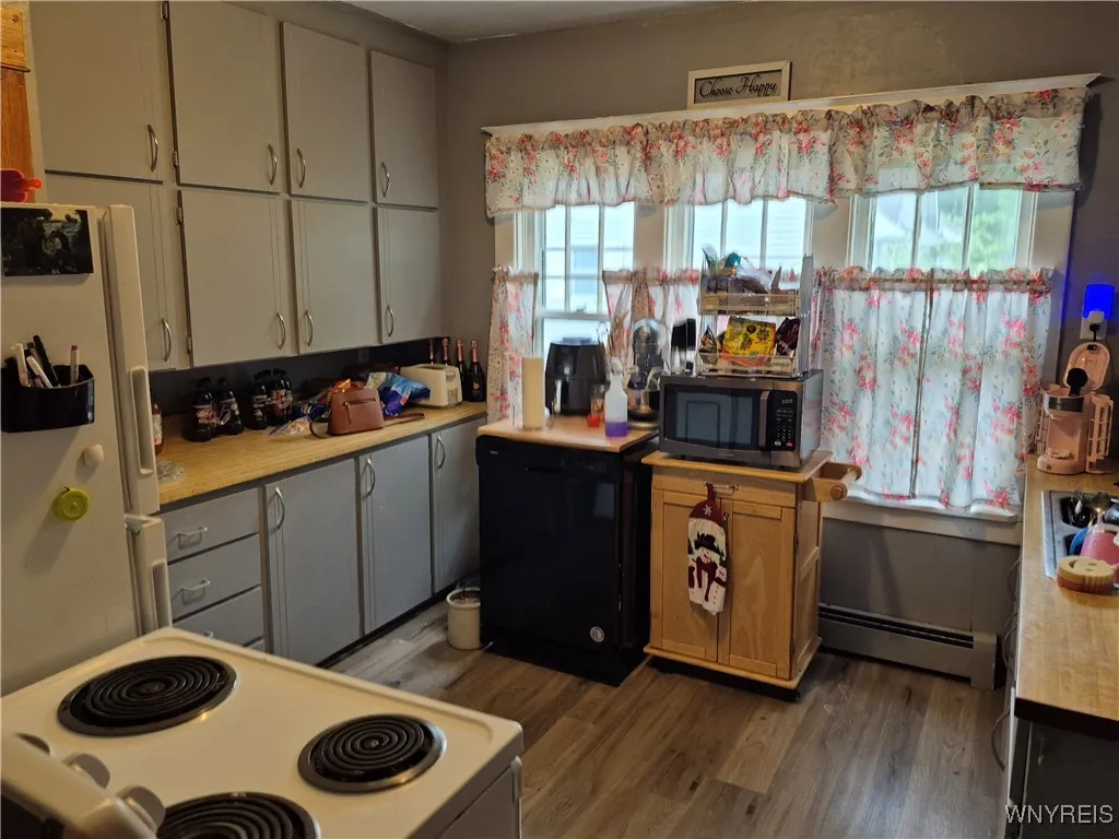564 Ward Road, North Tonawanda, New York 14120, North Tonawanda, New York 14120, 4 Bedrooms Bedrooms, ,2 BathroomsBathrooms,Residential,For Sale,564 Ward Road, North Tonawanda, New York 14120,B1620226