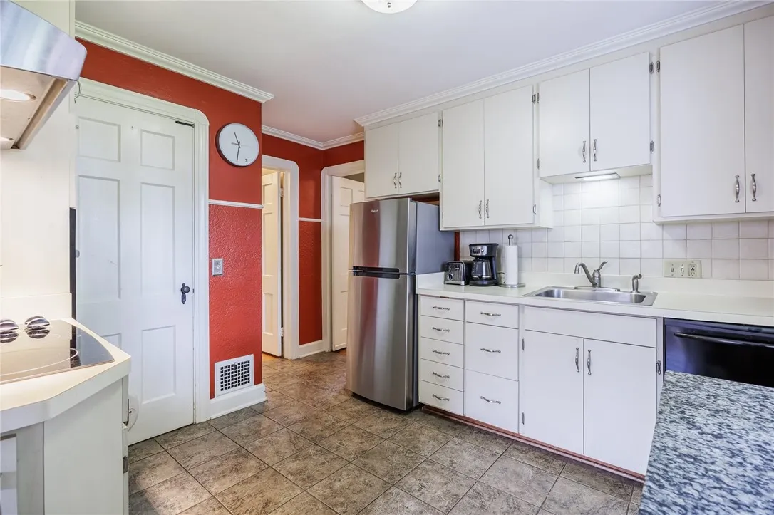 54 Covington Road, Irondequoit, New York 14617, Irondequoit, New York 14617, 3 Bedrooms Bedrooms, 7 Rooms Rooms,1 BathroomBathrooms,Residential,For Sale,54 Covington Road, Irondequoit, New York 14617,R1620591