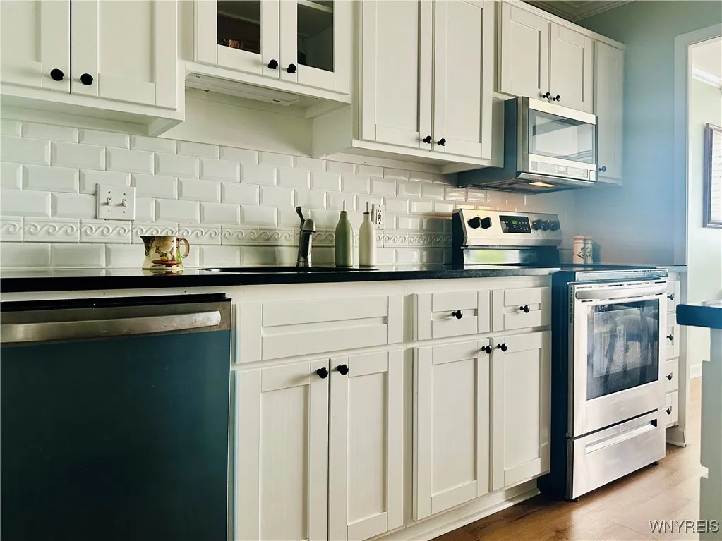 1088 Delaware Avenue 2d, Buffalo, New York 14209, Buffalo, New York 14209, 1 Bedroom Bedrooms, 5 Rooms Rooms,1 BathroomBathrooms,Residential Lease,For Rent,1088 Delaware Avenue 2d, Buffalo, New York 14209,B1616865