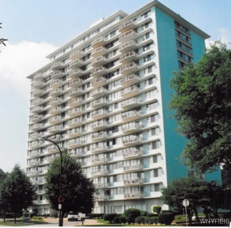 1088 Delaware Avenue 2d, Buffalo, New York 14209, Buffalo, New York 14209, 1 Bedroom Bedrooms, 5 Rooms Rooms,1 BathroomBathrooms,Residential Lease,For Rent,1088 Delaware Avenue 2d, Buffalo, New York 14209,B1616865