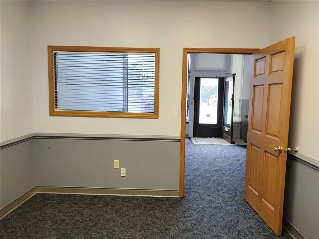 146 Castle Street, Geneva City, New York 14456, Geneva City, New York 14456, ,Commercial Lease,For Rent,146 Castle Street, Geneva City, New York 14456,R1620766