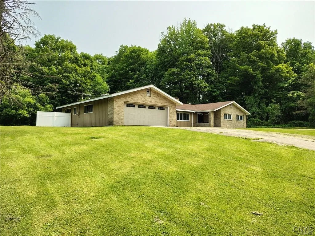 111 Hillview Terrace, Frankfort, New York 13340, Frankfort, New York 13340, 4 Bedrooms Bedrooms, 12 Rooms Rooms,2 BathroomsBathrooms,Residential,For Sale,111 Hillview Terrace, Frankfort, New York 13340,S1620687