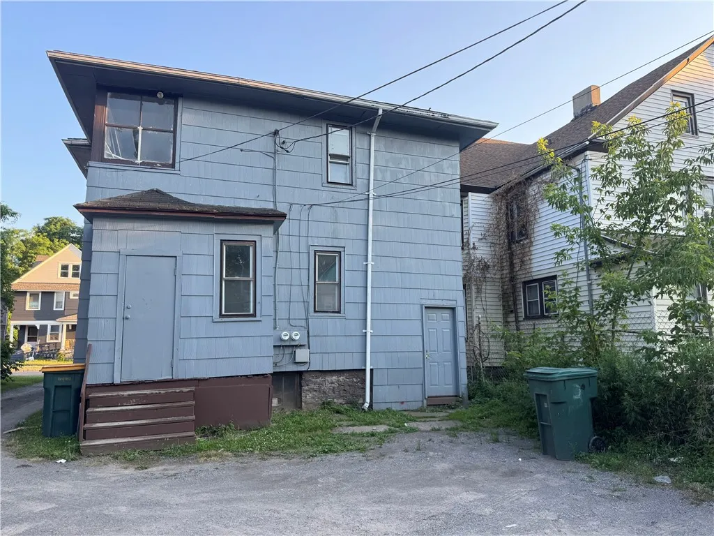 1286 East Main Street, Rochester, New York 14609, Rochester, New York 14609, 5 Bedrooms Bedrooms, ,2 BathroomsBathrooms,Residential,For Sale,1286 East Main Street, Rochester, New York 14609,R1620730