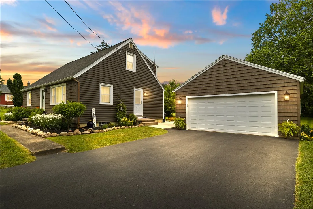 650 Ogden Parma Tl Road, Parma, New York 14559, Parma, New York 14559, 4 Bedrooms Bedrooms, 6 Rooms Rooms,2 BathroomsBathrooms,Residential,For Sale,650 Ogden Parma Tl Road, Parma, New York 14559,R1617834