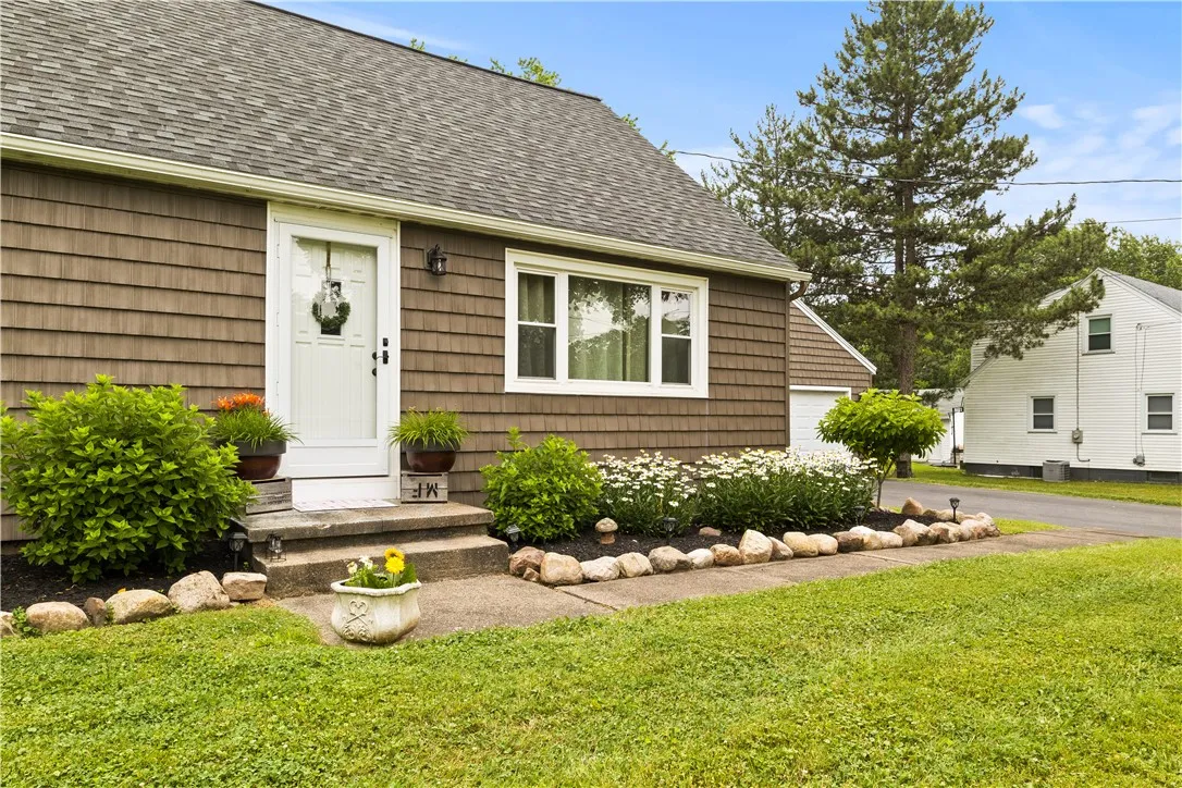 650 Ogden Parma Tl Road, Parma, New York 14559, Parma, New York 14559, 4 Bedrooms Bedrooms, 6 Rooms Rooms,2 BathroomsBathrooms,Residential,For Sale,650 Ogden Parma Tl Road, Parma, New York 14559,R1617834