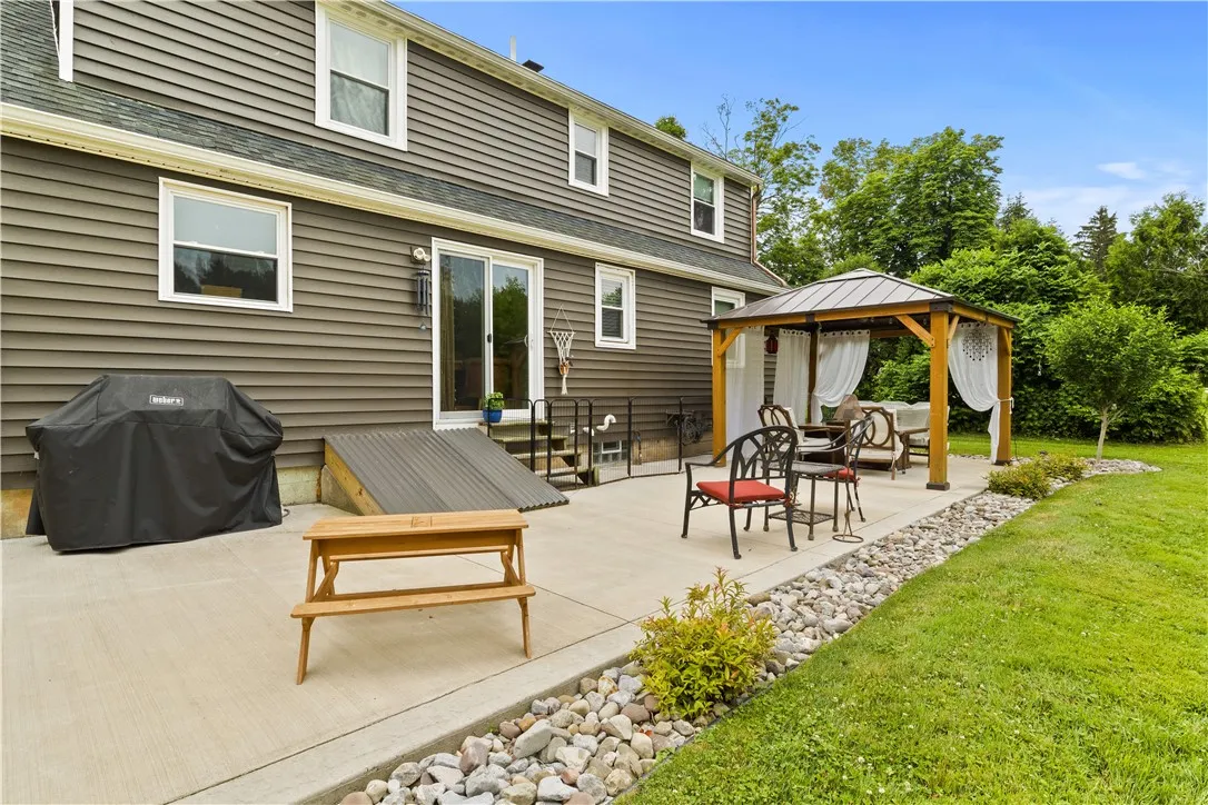 650 Ogden Parma Tl Road, Parma, New York 14559, Parma, New York 14559, 4 Bedrooms Bedrooms, 6 Rooms Rooms,2 BathroomsBathrooms,Residential,For Sale,650 Ogden Parma Tl Road, Parma, New York 14559,R1617834