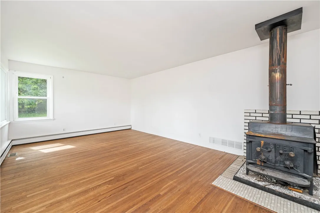 22 Ogden Parma Tl Road, Parma, New York 14559, Parma, New York 14559, 3 Bedrooms Bedrooms, 5 Rooms Rooms,1 BathroomBathrooms,Residential,For Sale,22 Ogden Parma Tl Road, Parma, New York 14559,R1620370