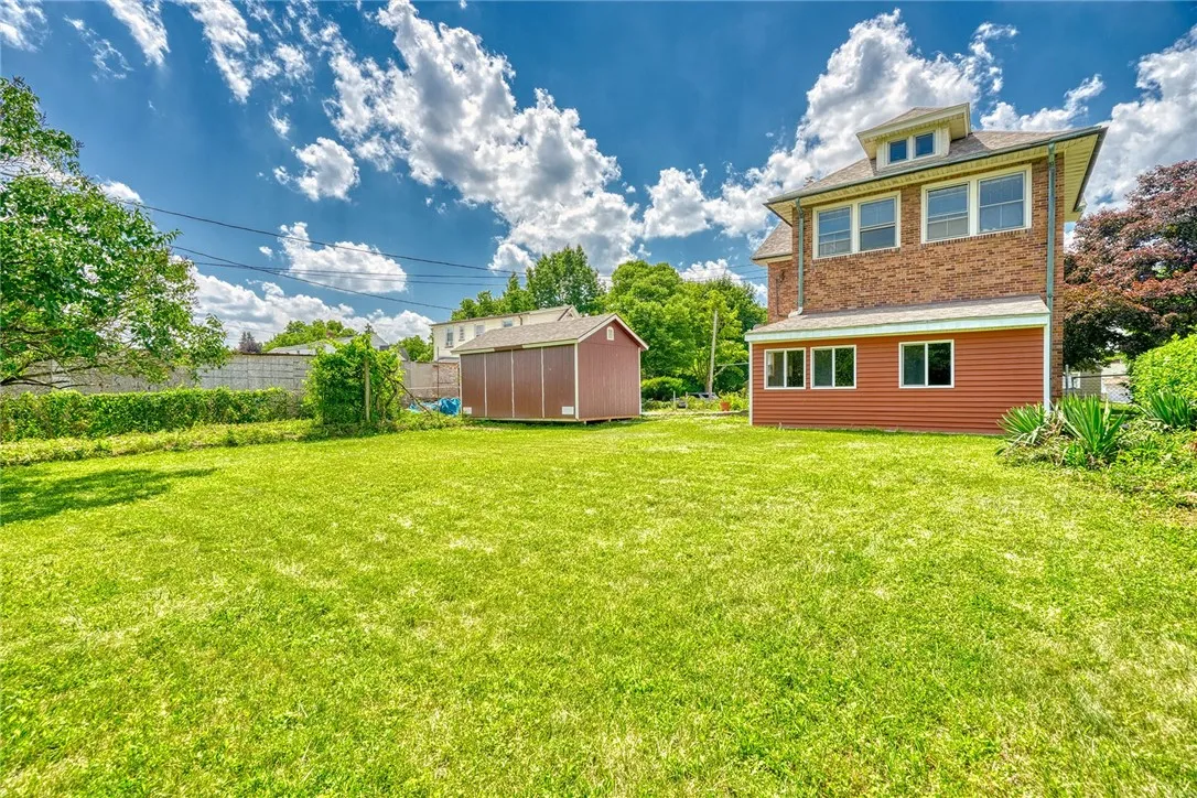 112 Isabelle Street, Rochester, New York 14606, Rochester, New York 14606, 4 Bedrooms Bedrooms, 10 Rooms Rooms,1 BathroomBathrooms,Residential,Closed,112 Isabelle Street, Rochester, New York 14606,R1620856
