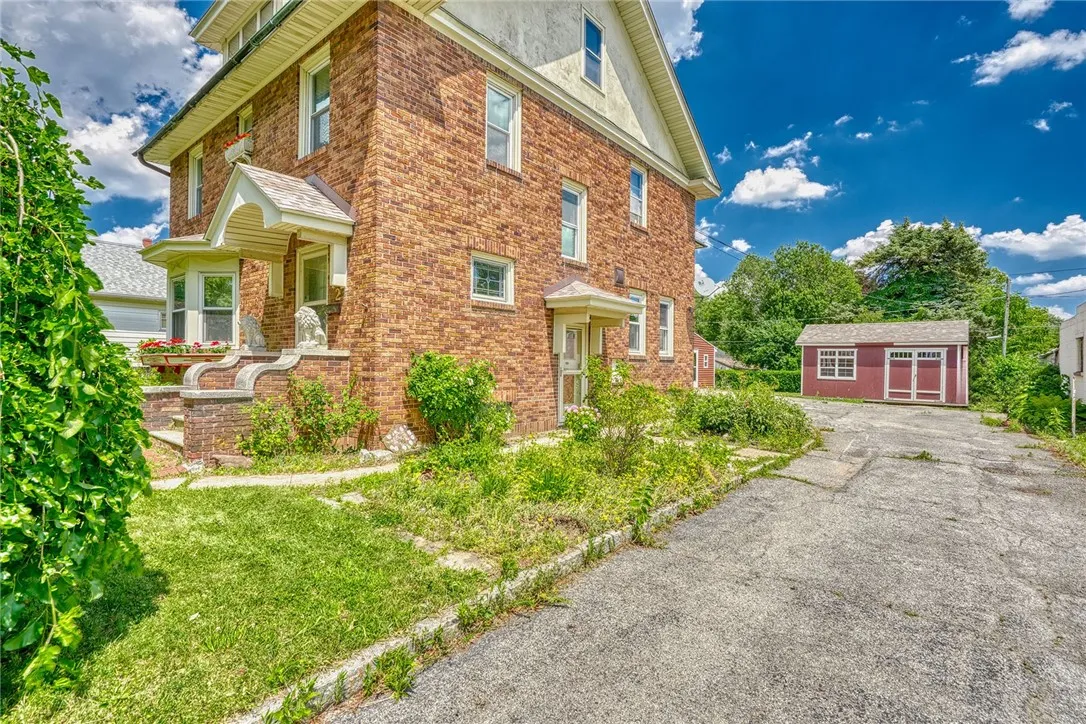 112 Isabelle Street, Rochester, New York 14606, Rochester, New York 14606, 4 Bedrooms Bedrooms, 10 Rooms Rooms,1 BathroomBathrooms,Residential,Closed,112 Isabelle Street, Rochester, New York 14606,R1620856