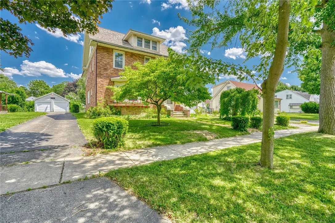 112 Isabelle Street, Rochester, New York 14606, Rochester, New York 14606, 4 Bedrooms Bedrooms, 10 Rooms Rooms,1 BathroomBathrooms,Residential,Closed,112 Isabelle Street, Rochester, New York 14606,R1620856
