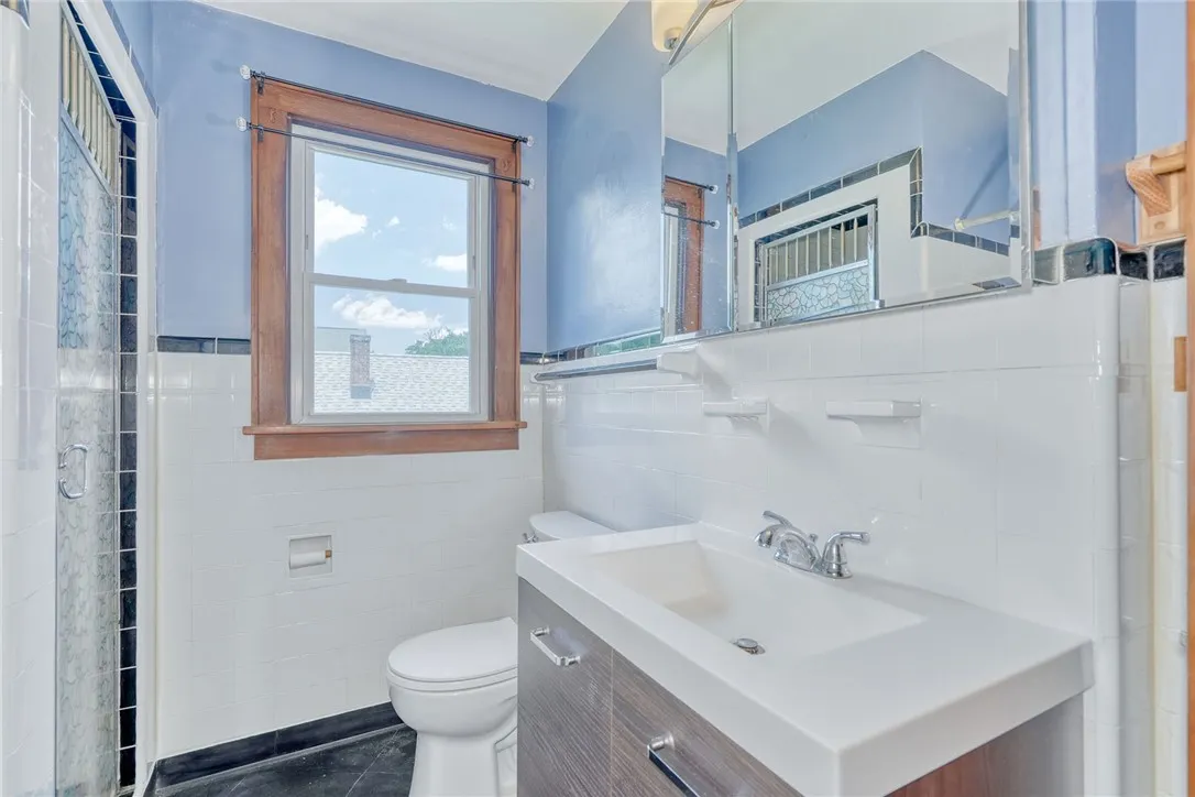 112 Isabelle Street, Rochester, New York 14606, Rochester, New York 14606, 4 Bedrooms Bedrooms, 10 Rooms Rooms,1 BathroomBathrooms,Residential,Closed,112 Isabelle Street, Rochester, New York 14606,R1620856