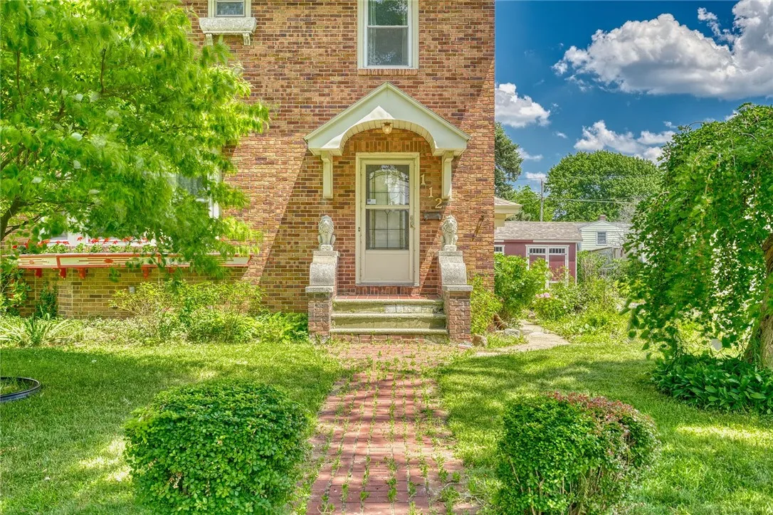112 Isabelle Street, Rochester, New York 14606, Rochester, New York 14606, 4 Bedrooms Bedrooms, 10 Rooms Rooms,1 BathroomBathrooms,Residential,Closed,112 Isabelle Street, Rochester, New York 14606,R1620856