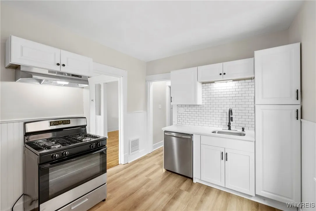 33 Good Avenue, Buffalo, New York 14220, Buffalo, New York 14220, 3 Bedrooms Bedrooms, 8 Rooms Rooms,1 BathroomBathrooms,Residential,For Sale,33 Good Avenue, Buffalo, New York 14220,B1620928