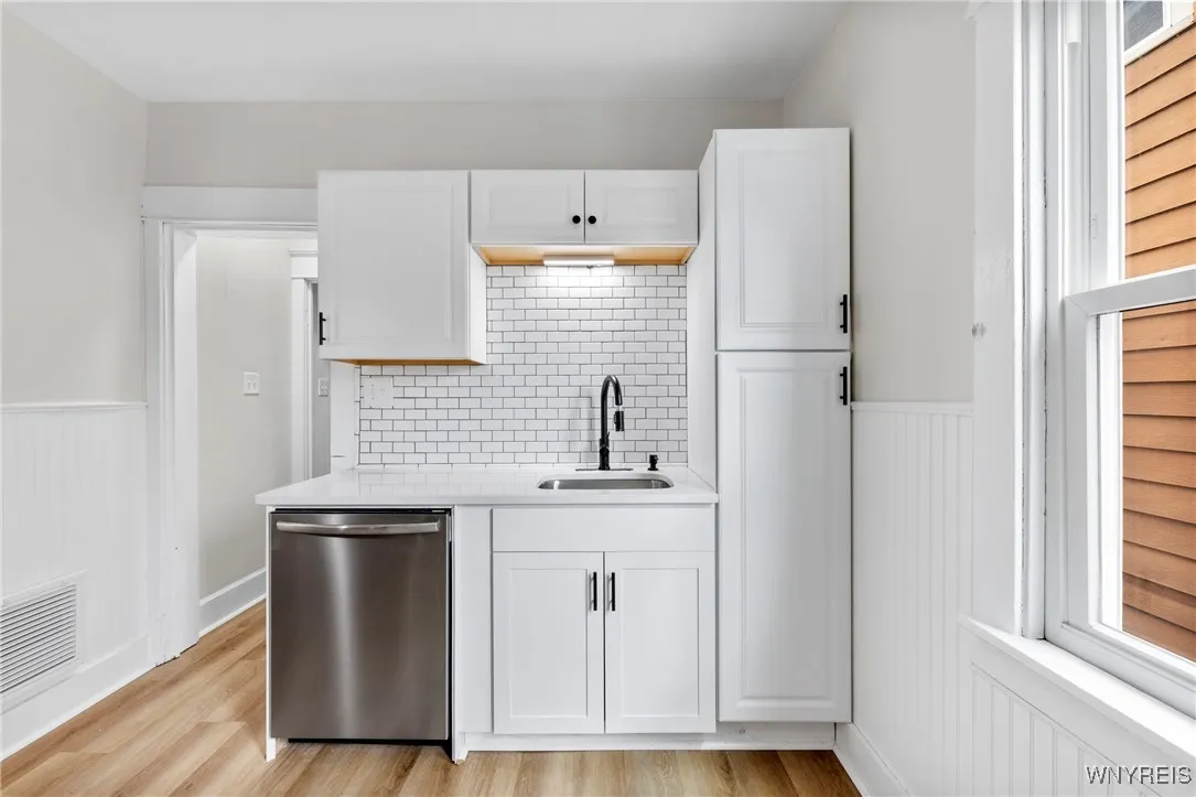 33 Good Avenue, Buffalo, New York 14220, Buffalo, New York 14220, 3 Bedrooms Bedrooms, 8 Rooms Rooms,1 BathroomBathrooms,Residential,For Sale,33 Good Avenue, Buffalo, New York 14220,B1620928