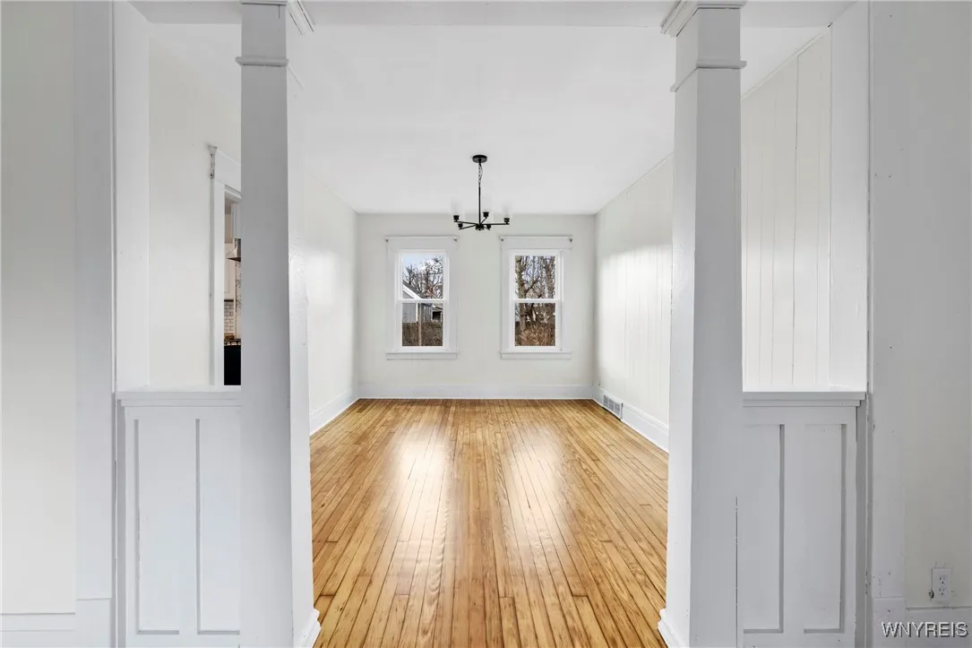 33 Good Avenue, Buffalo, New York 14220, Buffalo, New York 14220, 3 Bedrooms Bedrooms, 8 Rooms Rooms,1 BathroomBathrooms,Residential,For Sale,33 Good Avenue, Buffalo, New York 14220,B1620928