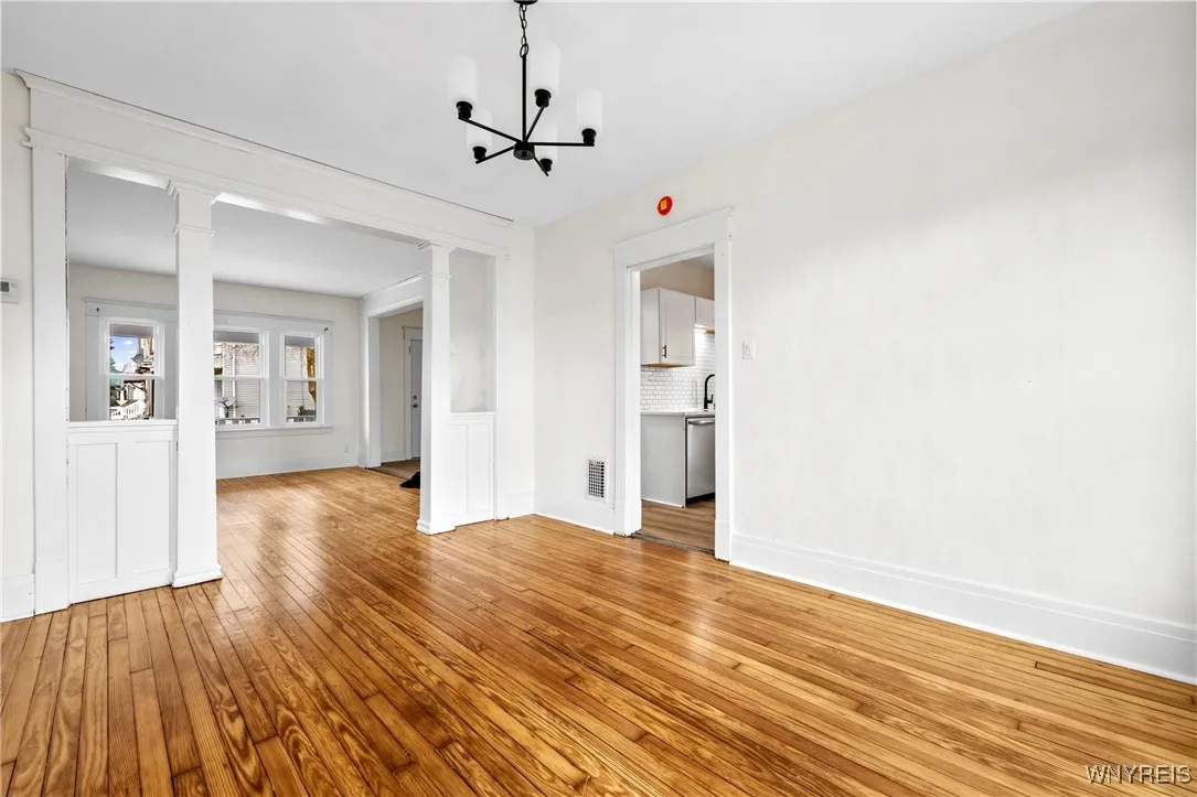 33 Good Avenue, Buffalo, New York 14220, Buffalo, New York 14220, 3 Bedrooms Bedrooms, 8 Rooms Rooms,1 BathroomBathrooms,Residential,For Sale,33 Good Avenue, Buffalo, New York 14220,B1620928