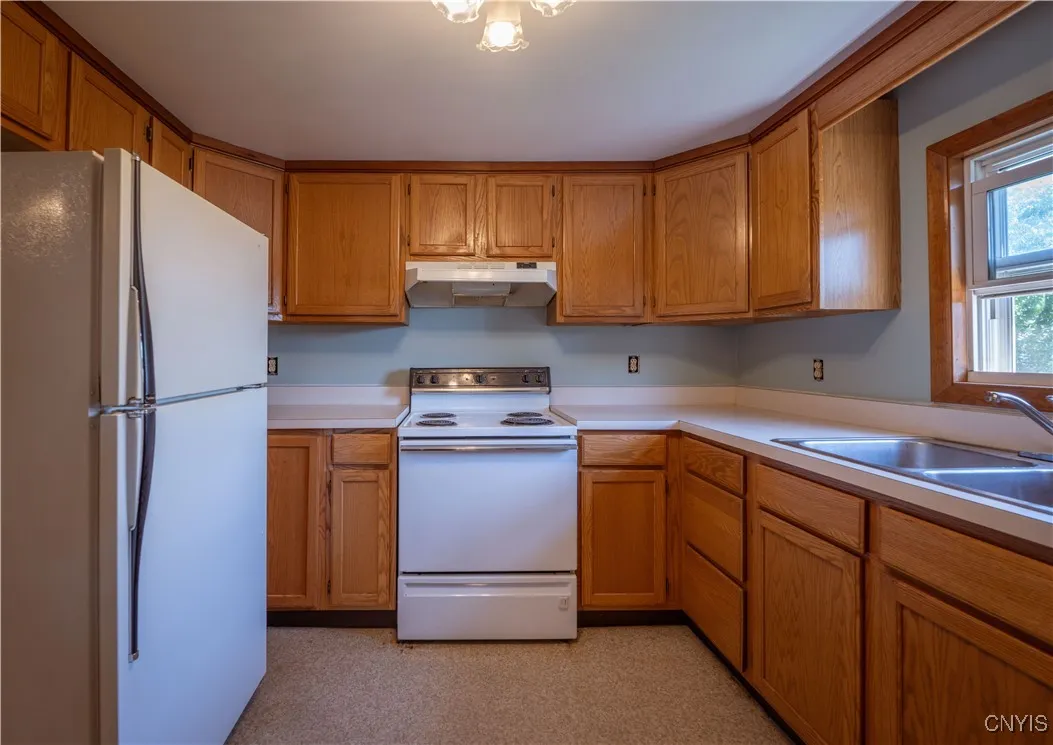124 2nd Avenue 2, Herkimer, New York 13350, Herkimer, New York 13350, 2 Bedrooms Bedrooms, 6 Rooms Rooms,1 BathroomBathrooms,Residential Lease,For Rent,124 2nd Avenue 2, Herkimer, New York 13350,S1620945