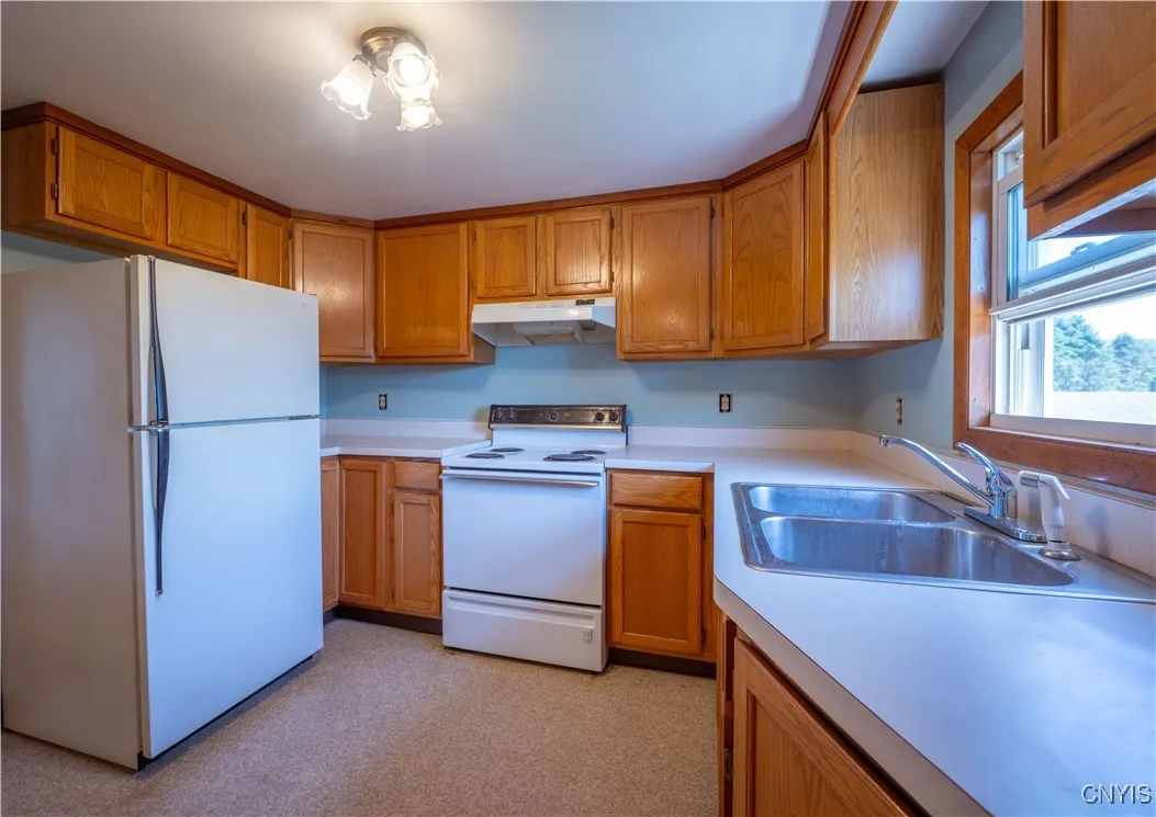 124 2nd Avenue 2, Herkimer, New York 13350, Herkimer, New York 13350, 2 Bedrooms Bedrooms, 6 Rooms Rooms,1 BathroomBathrooms,Residential Lease,For Rent,124 2nd Avenue 2, Herkimer, New York 13350,S1620945