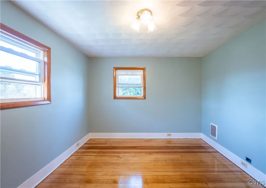 124 2nd Avenue 2, Herkimer, New York 13350, Herkimer, New York 13350, 2 Bedrooms Bedrooms, 6 Rooms Rooms,1 BathroomBathrooms,Residential Lease,For Rent,124 2nd Avenue 2, Herkimer, New York 13350,S1620945