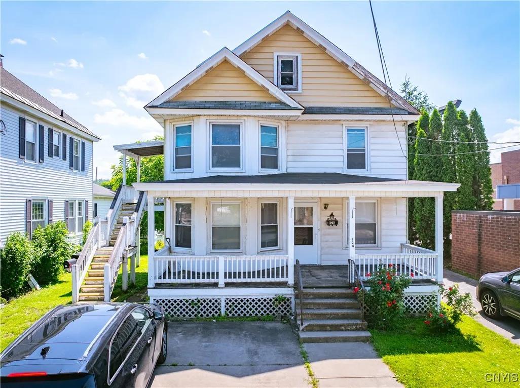 124 2nd Avenue 2, Herkimer, New York 13350, Herkimer, New York 13350, 2 Bedrooms Bedrooms, 6 Rooms Rooms,1 BathroomBathrooms,Residential Lease,For Rent,124 2nd Avenue 2, Herkimer, New York 13350,S1620945