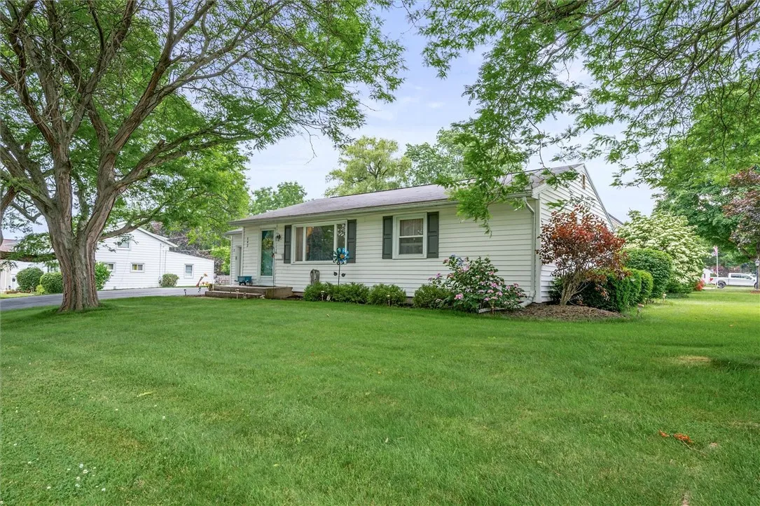 142 Kaymar Drive, Greece, New York 14616, Greece, New York 14616, 3 Bedrooms Bedrooms, 6 Rooms Rooms,2 BathroomsBathrooms,Residential,Closed,142 Kaymar Drive, Greece, New York 14616,0,R1620858