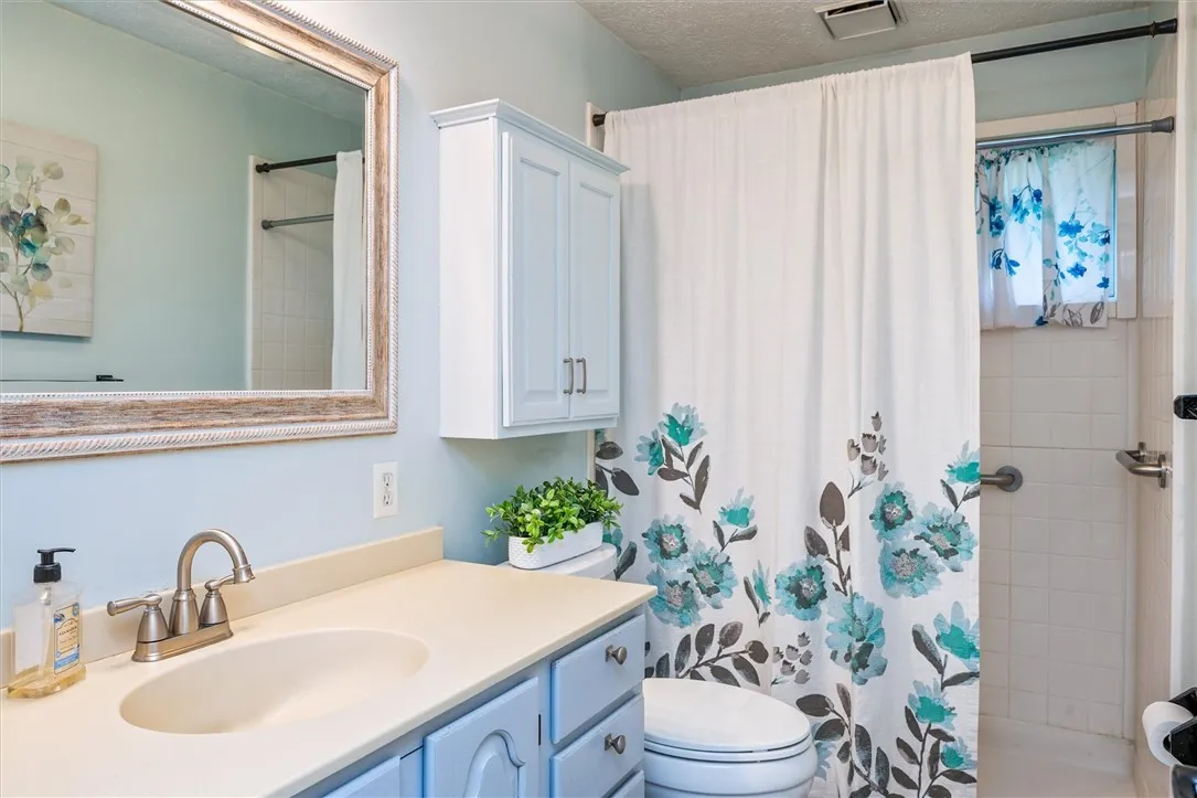 142 Kaymar Drive, Greece, New York 14616, Greece, New York 14616, 3 Bedrooms Bedrooms, 6 Rooms Rooms,2 BathroomsBathrooms,Residential,Closed,142 Kaymar Drive, Greece, New York 14616,0,R1620858