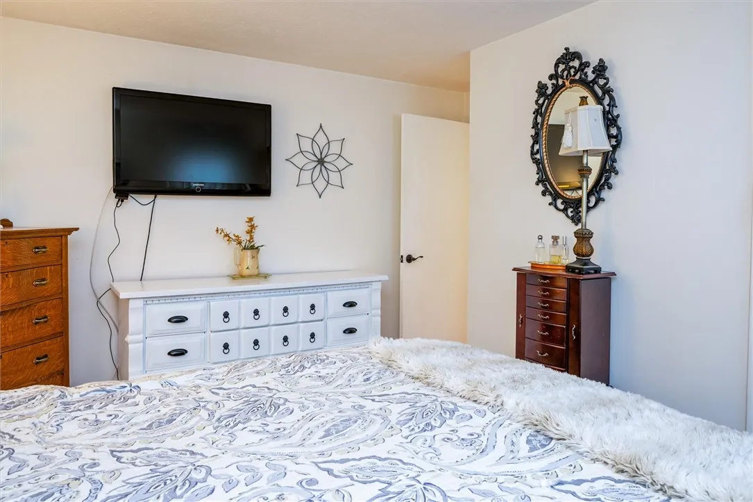 142 Kaymar Drive, Greece, New York 14616, Greece, New York 14616, 3 Bedrooms Bedrooms, 6 Rooms Rooms,2 BathroomsBathrooms,Residential,Closed,142 Kaymar Drive, Greece, New York 14616,0,R1620858