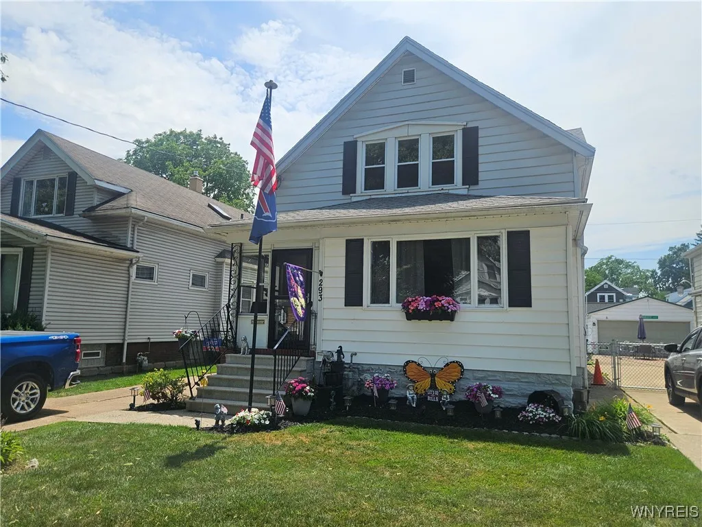 293 Potters Road, Buffalo, New York 14220, Buffalo, New York 14220, 1 Bedroom Bedrooms, 5 Rooms Rooms,1 BathroomBathrooms,Residential Lease,For Rent,293 Potters Road, Buffalo, New York 14220,B1620949