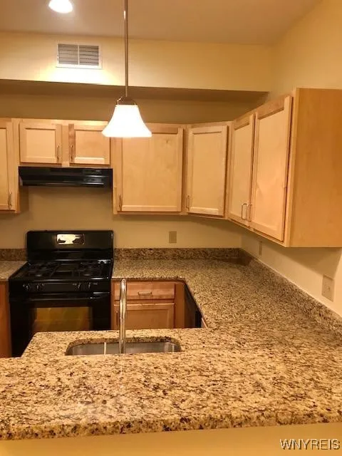 786 Kenmore Avenue 11, Buffalo, New York 14216, Buffalo, New York 14216, 1 Bedroom Bedrooms, 4 Rooms Rooms,1 BathroomBathrooms,Residential Lease,For Rent,786 Kenmore Avenue 11, Buffalo, New York 14216,B1620944